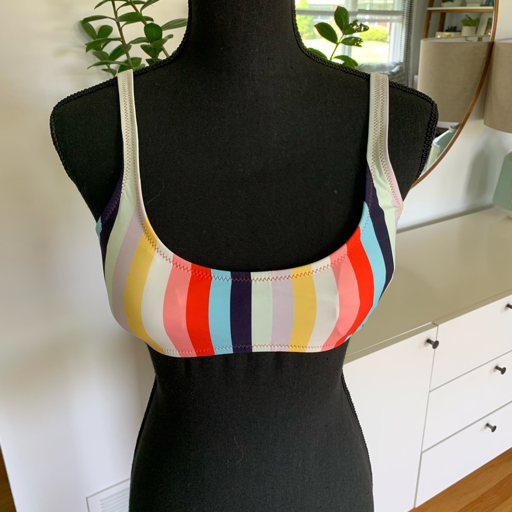 Gap bikini top in rainbow NWOT size M